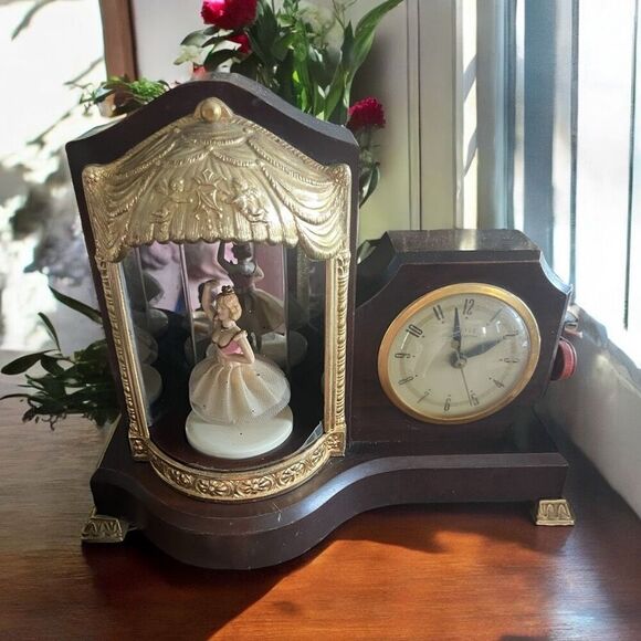 Vintage Lighted Dancing Ballerina United Electric Clock Corp Model 870 Musical - Picture 1 of 1
